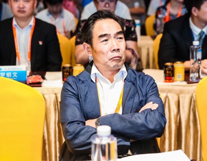 唐周怀现任陕西省林业厅副厅长,农工陕西省委员会副主委,省政协常委、医药卫生体育委员会副主任,农工党中央委员会委员.jpg